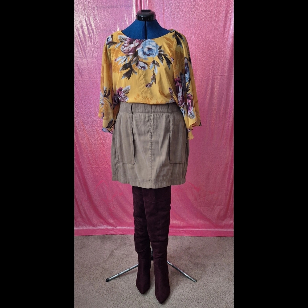 🆕️ LISTING!! Coco Bianco Floral Flowy Dolman Top – Mustard Yellow & Blue Print